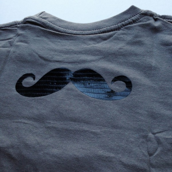 Dos_moustache