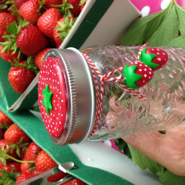 Bocal customisé fraises Fimo