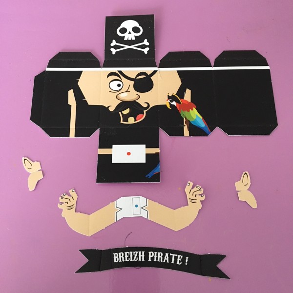 Paper toy pirate Agent Paper